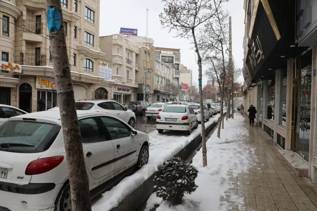 بارش مداوم  برف زمستانی در اراک