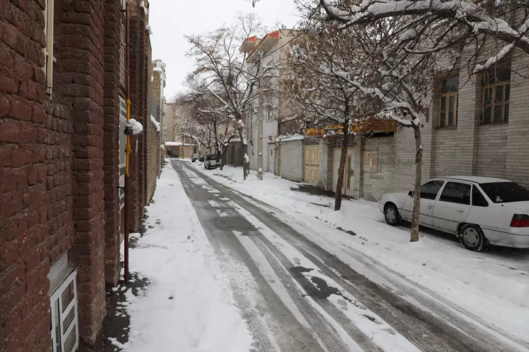 بارش مداوم  برف زمستانی در اراک