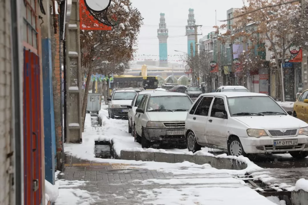 بارش مداوم  برف زمستانی در اراک