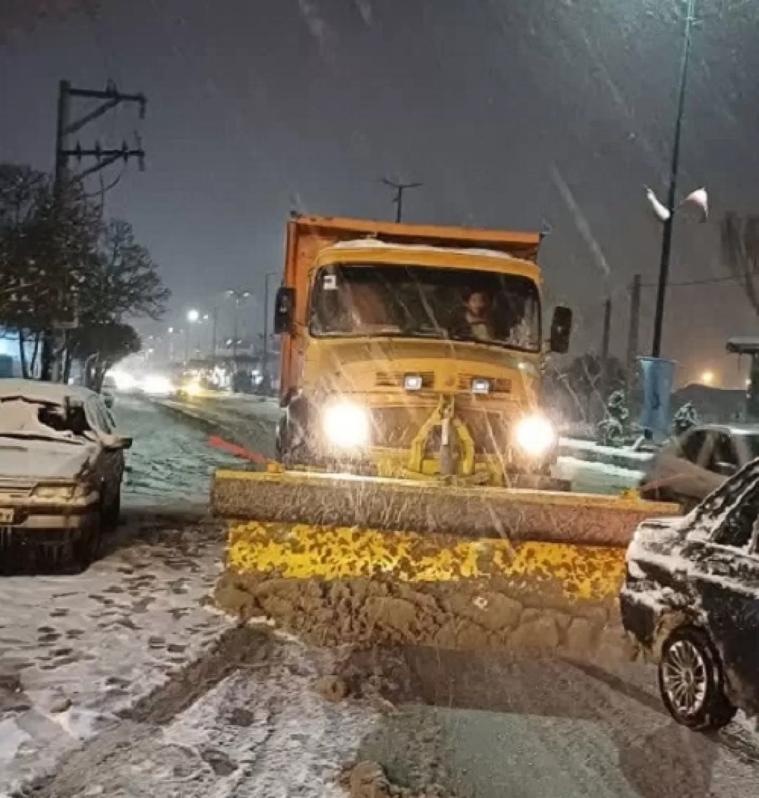 برف‌روبی و نمک‌پاشی معابر اصلی و فرعی اراک