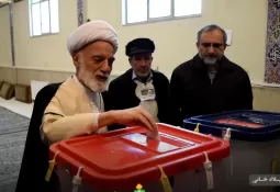 لحظه شرکت در انتخابات نماینده ولیفقیه در استان