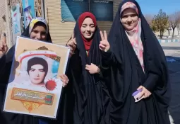 بریدن کیک تولد سیاسی پای صندوق رای