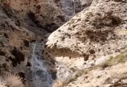 جاریشدن آبشار فصلی در وفس