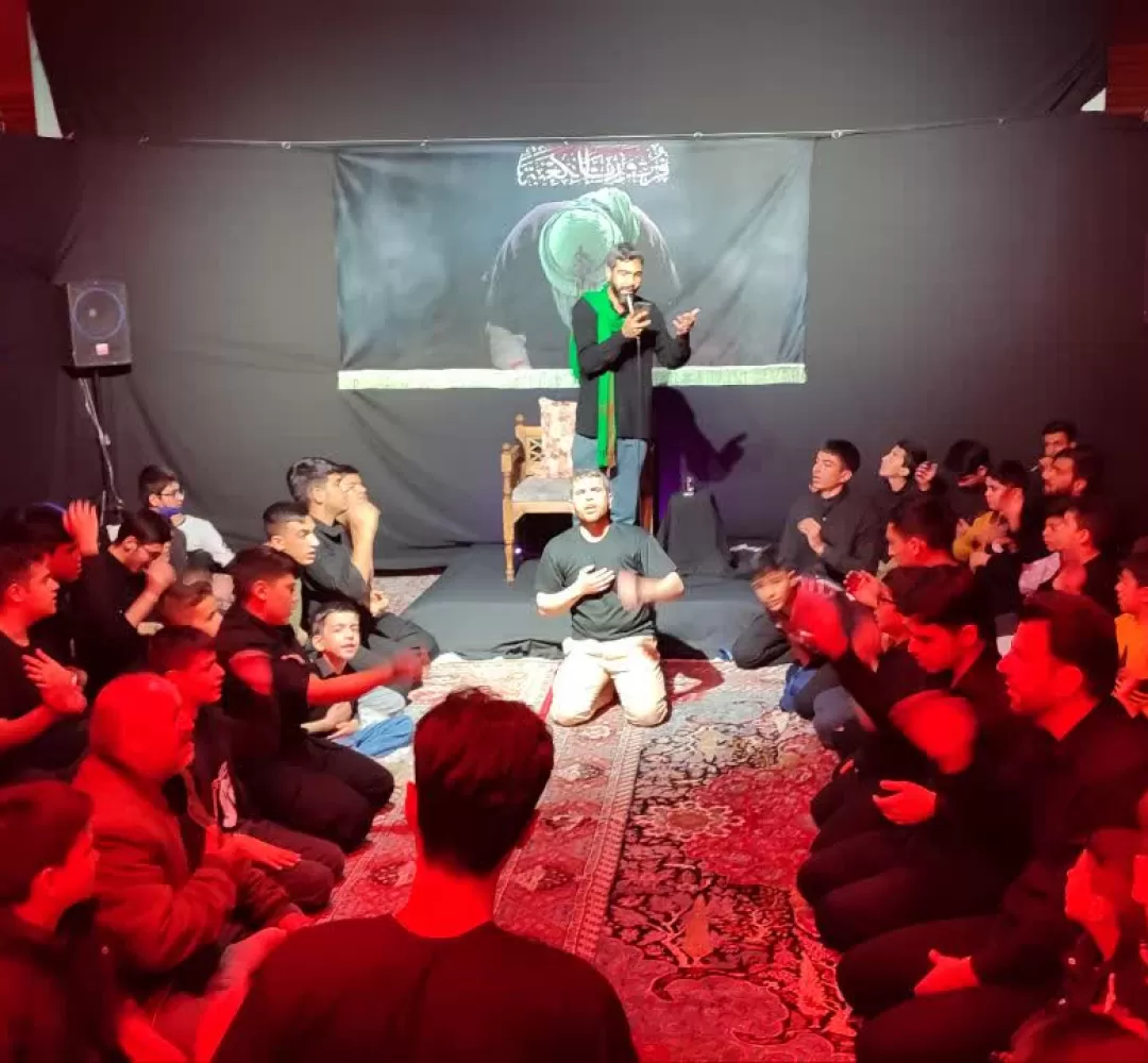 نوای «علی مولا» جوانان فراهانی در شب قدر