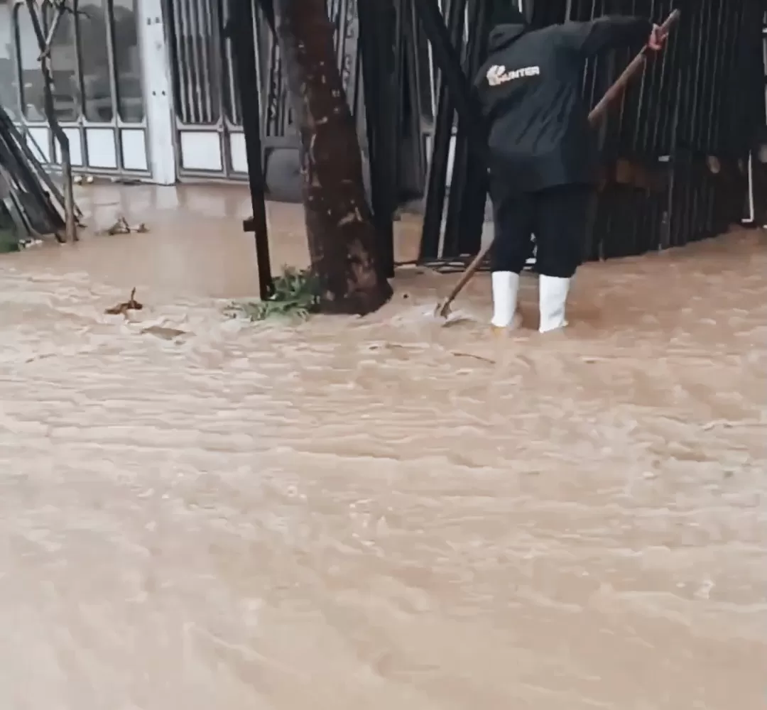 آبگرفتگی معابر کمیجان