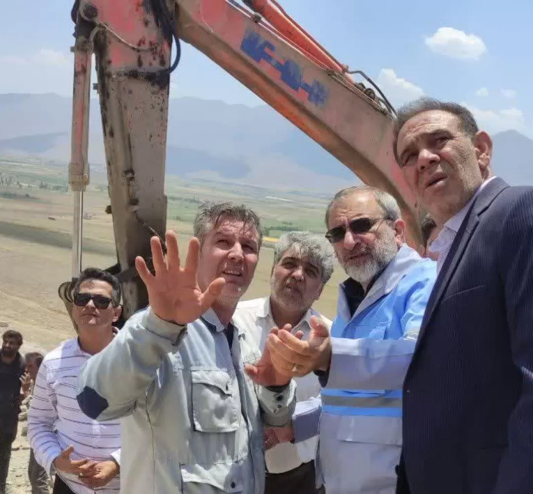 حضور استاندار مرکزی در صحنه حادثه ریزش معدن