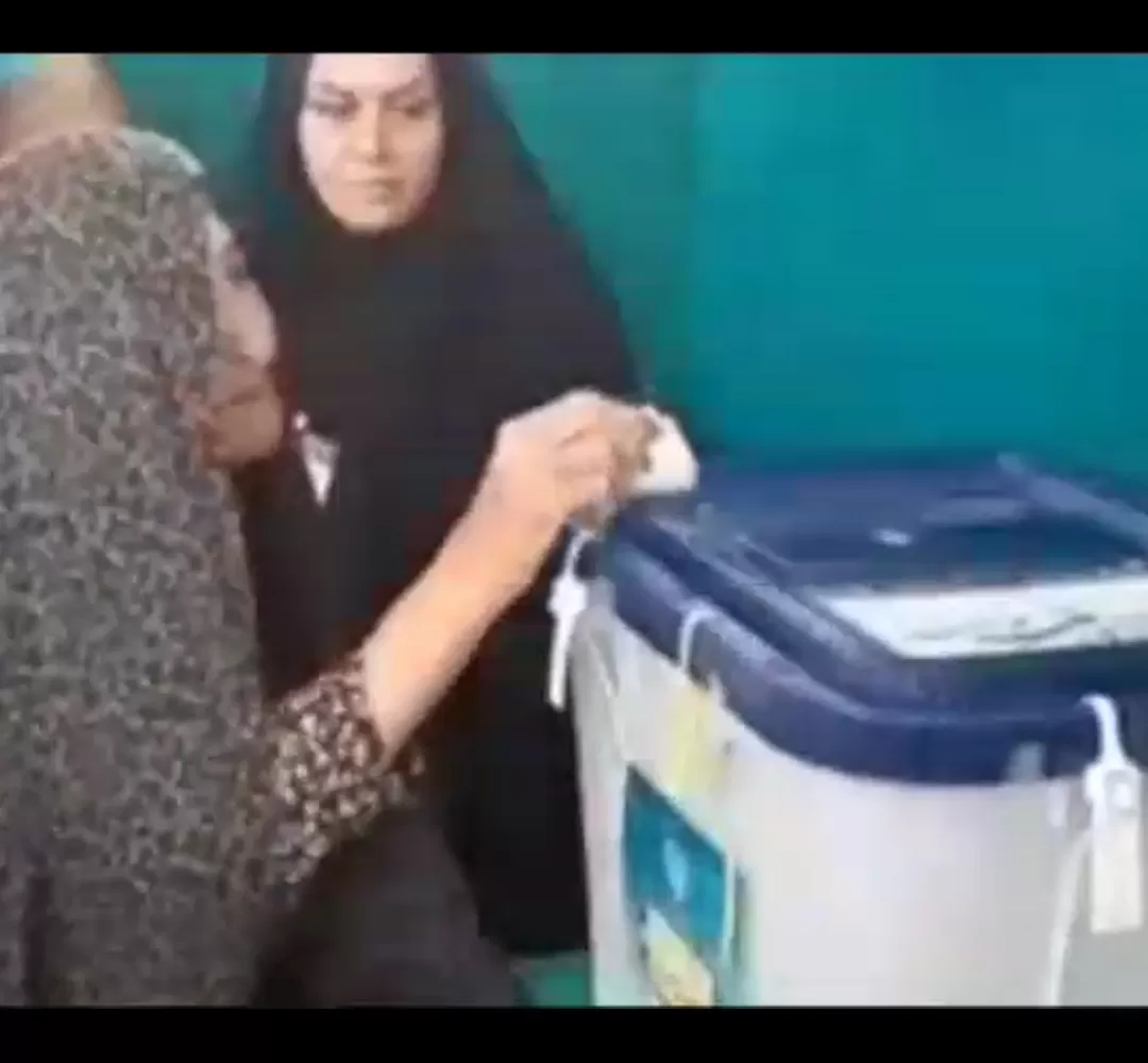 حضور پیر زن 100 ساله پای صندوقهای رأی