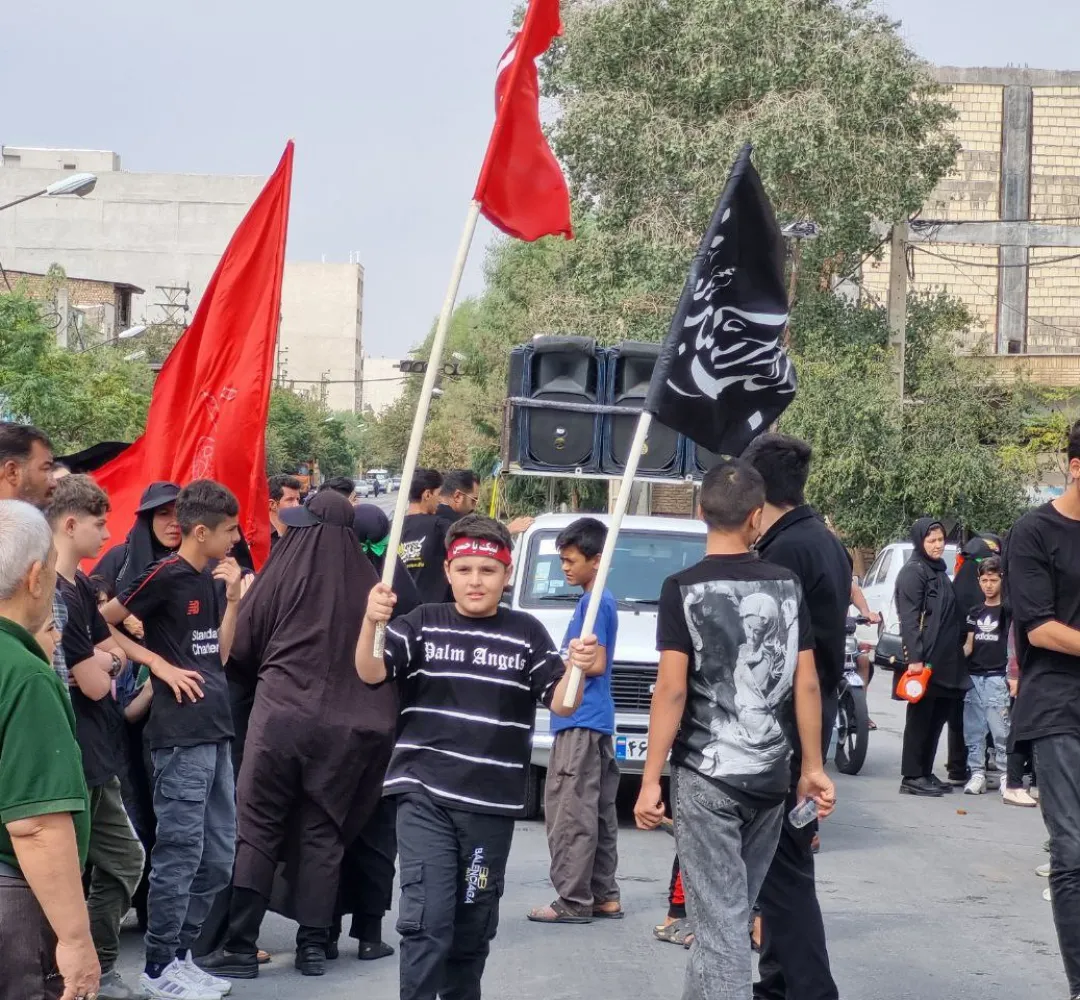 آئین پیاده‌روی جاماندگان اربعین در ساوه برگزار شد