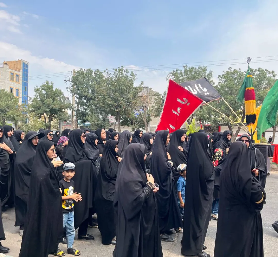 مراسم پیاده‌روی جاماندگان اربعین در زرندیه برگزار شد