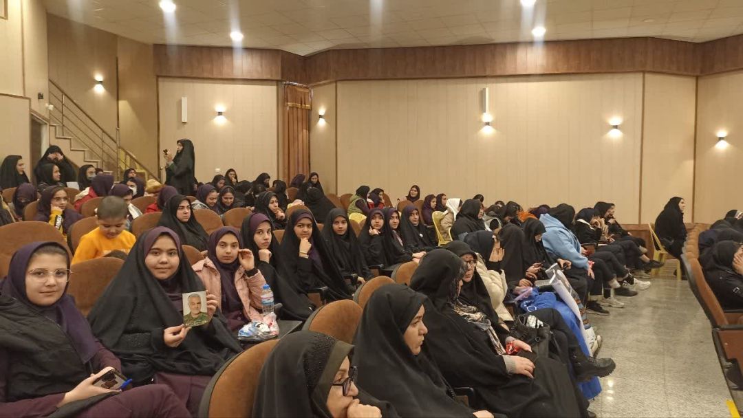 اجتماع دختران حاج قاسم در زرندیه