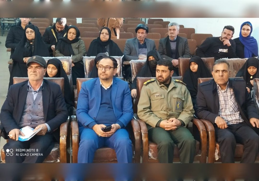 مراسم شب شعر در خنداب برگزار شد