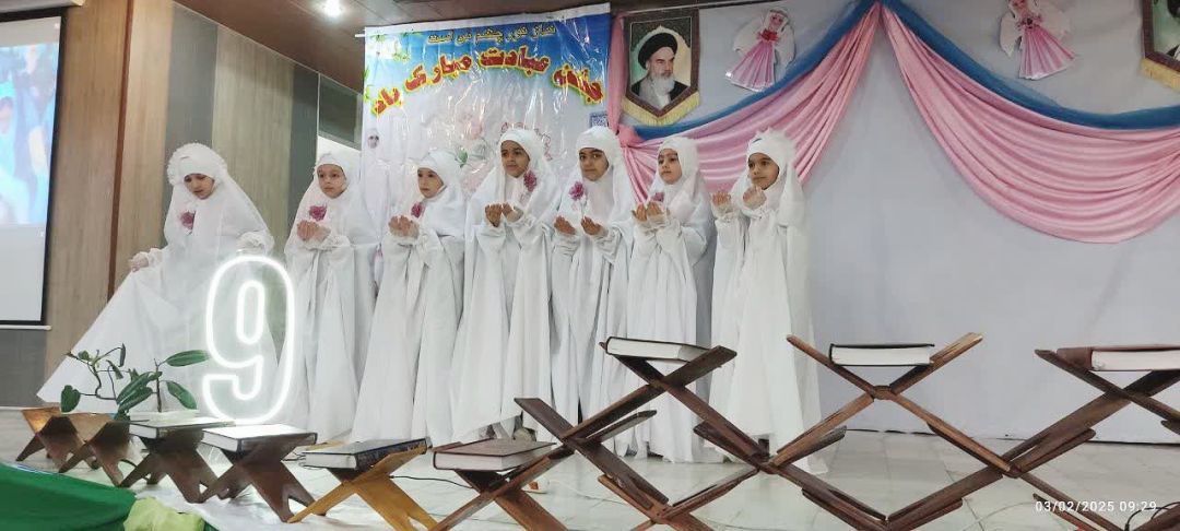 جشن تکلیف ۲۰۰ دانش‌آموز در کمیجان برگزار شد