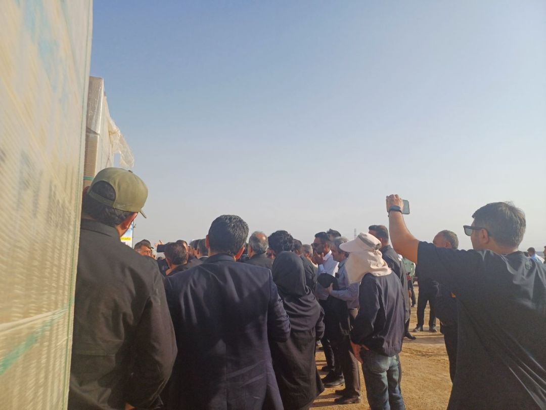 آئین کلنگ‌زنی بزرگ‌ترین نیروگاه خورشیدی کشور در ساوه