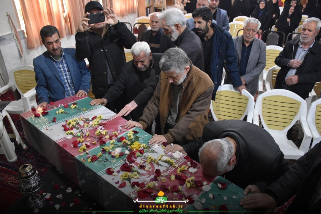 تشییع پیکر «شهید گمنام» در مسجد کوثر